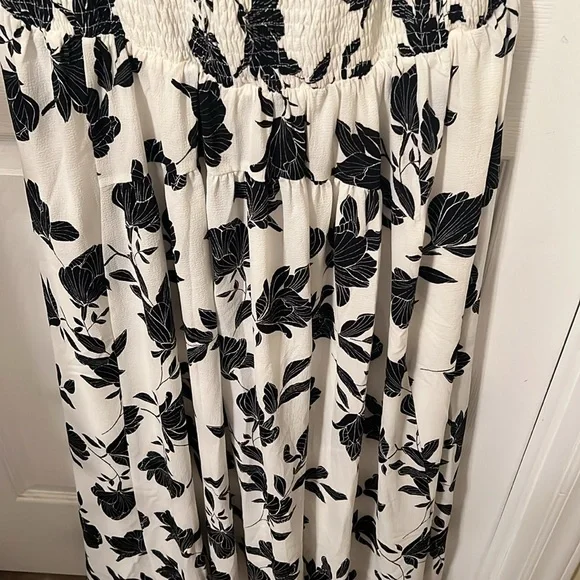 Off white and Black Sun dress with shoulder ties - Picture 3 of 6